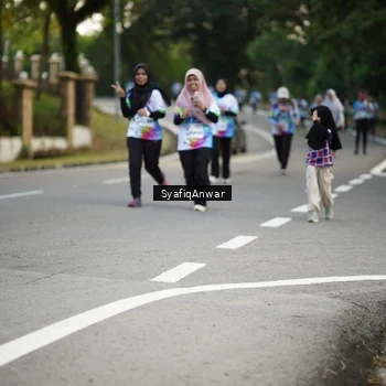 Runner Photo 8399355