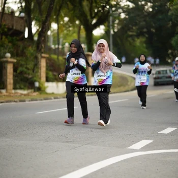 Runner Photo 8399357