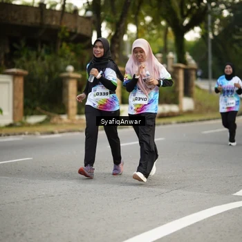 Runner Photo 8399358