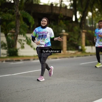 Runner Photo 8399373