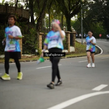 Runner Photo 8399376
