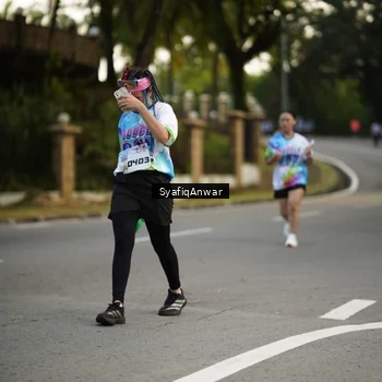 Runner Photo 8399378
