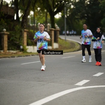 Runner Photo 8399380