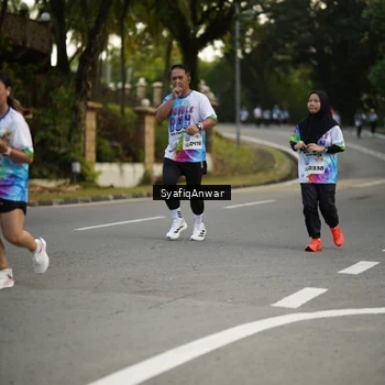 Runner Photo 8399381