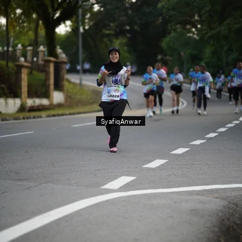 Runner Photo 8399383