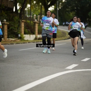 Runner Photo 8399391