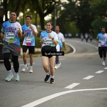 Runner Photo 8399392