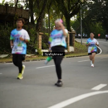 Runner Photo 8399397