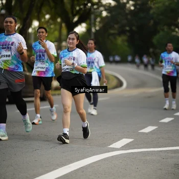 Runner Photo 8399406