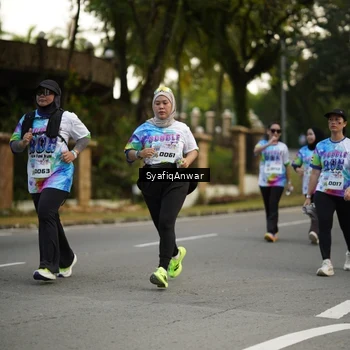 Runner Photo 8399413