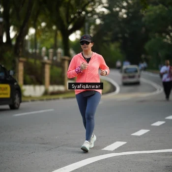 Runner Photo 8399428