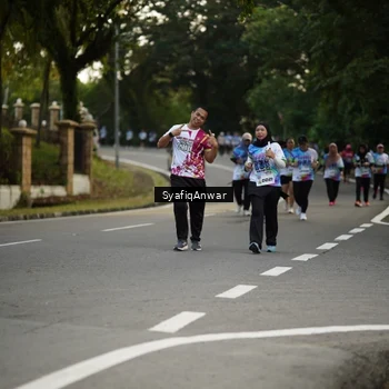 Runner Photo 8399432