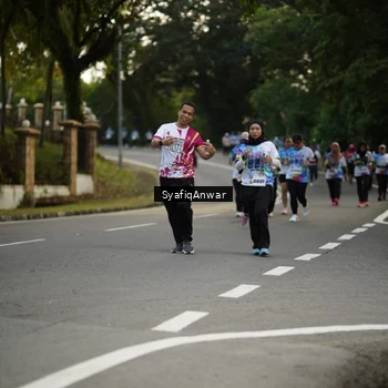 Runner Photo 8399434