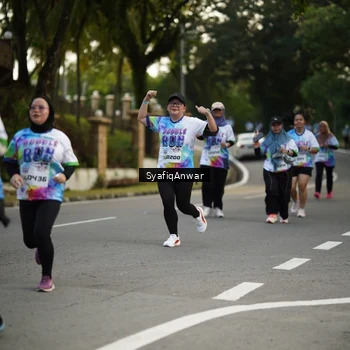 Runner Photo 8399438
