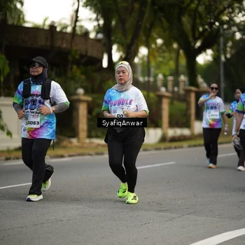 Runner Photo 8399441