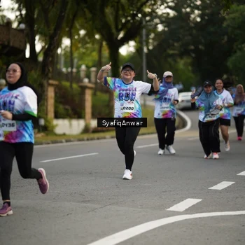 Runner Photo 8399442