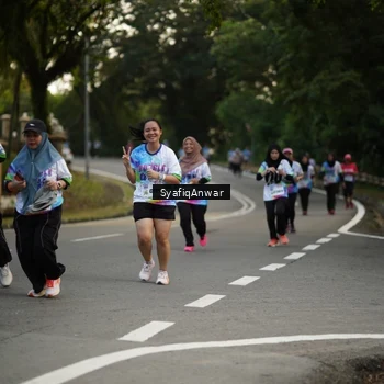 Runner Photo 8399445