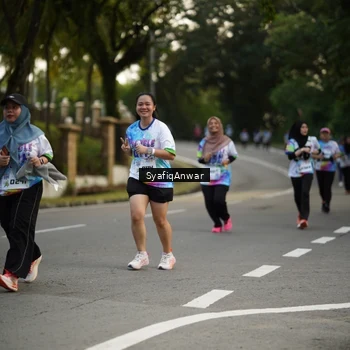 Runner Photo 8399449