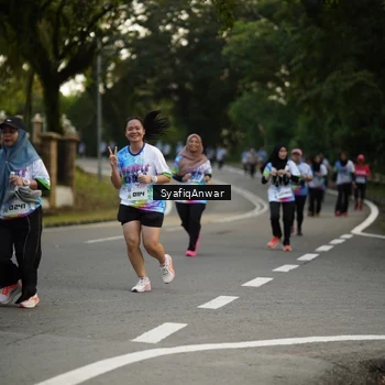 Runner Photo 8399451