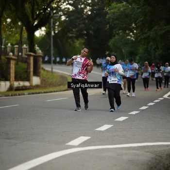Runner Photo 8399452