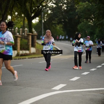 Runner Photo 8399453