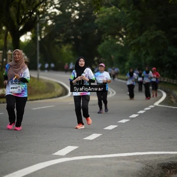 Runner Photo 8399456