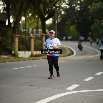 Runner Photo 8399458