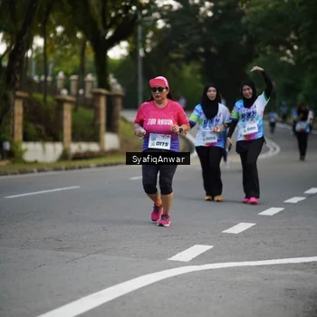 Runner Photo 8399465