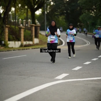Runner Photo 8399473