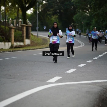 Runner Photo 8399474