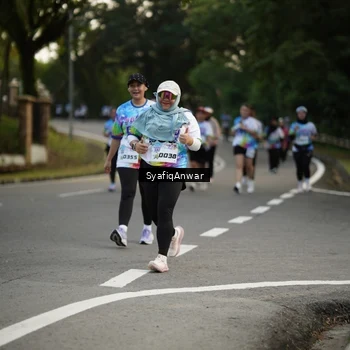 Runner Photo 8399477