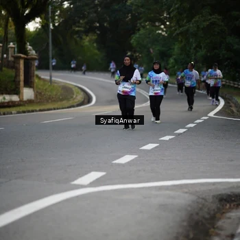 Runner Photo 8399481