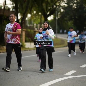 Runner Photo 8399487