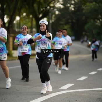 Runner Photo 8399489