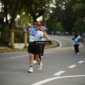 Runner Photo 8399493