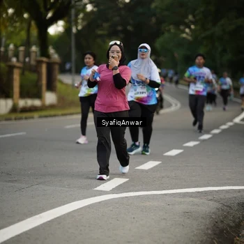 Runner Photo 8399510