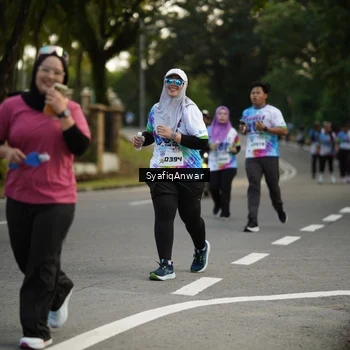 Runner Photo 8399512