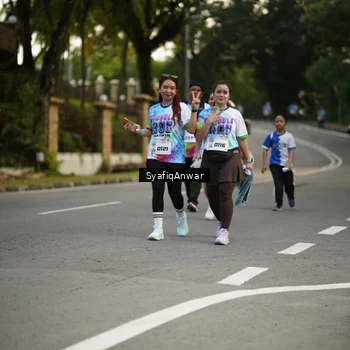Runner Photo 8399526
