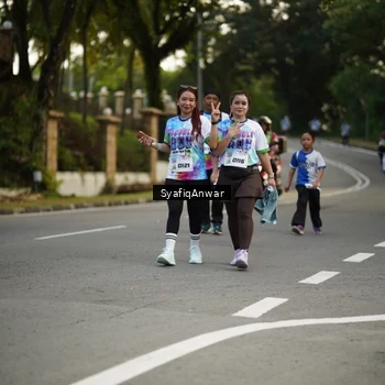 Runner Photo 8399527