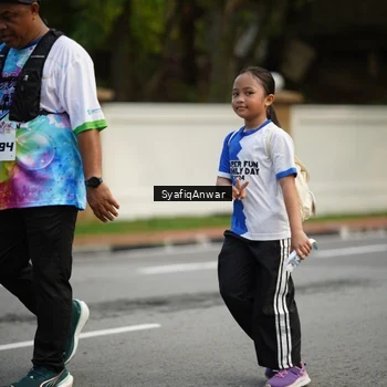 Runner Photo 8399537