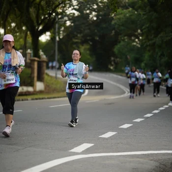 Runner Photo 8399545