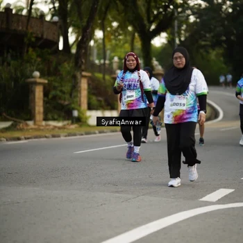 Runner Photo 8399550