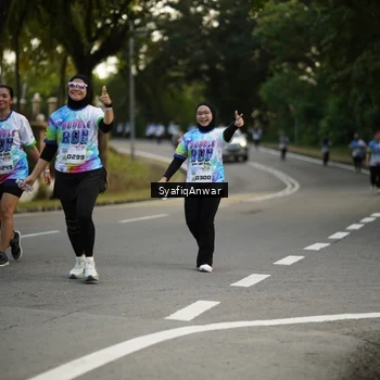 Runner Photo 8399555