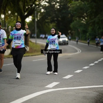 Runner Photo 8399556