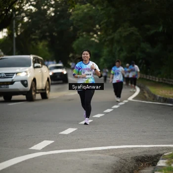 Runner Photo 8399562
