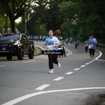 Runner Photo 8399563