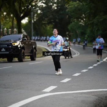 Runner Photo 8399566