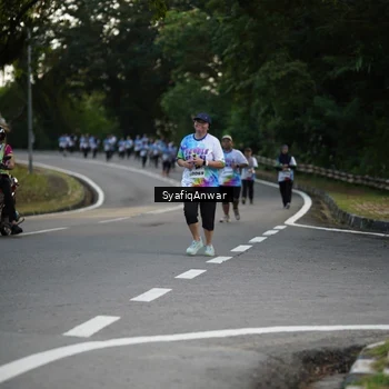 Runner Photo 8399571