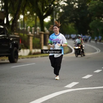 Runner Photo 8399573