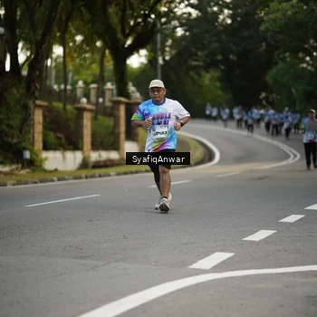 Runner Photo 8399576